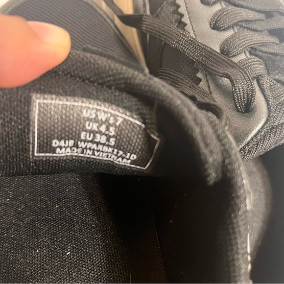 Kizik Paris Women's Size 7 Black/Pristine Leather Hands-Free Sneakers - Picture 9 of 16